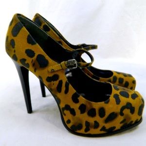 SALE! NEW Simply Vera Wang Pumps